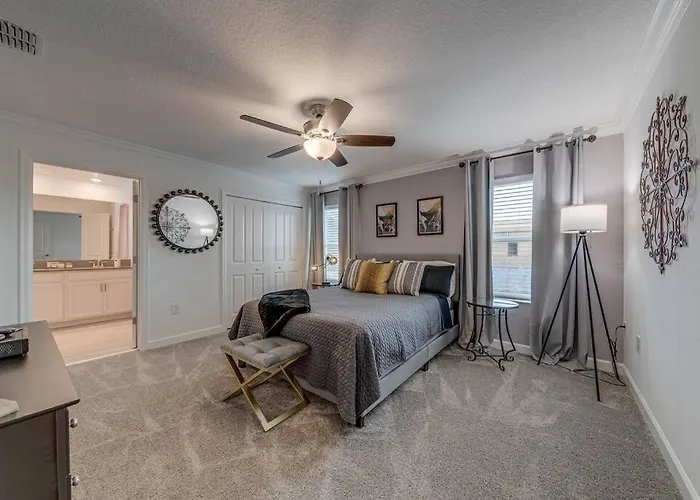 Newly Listed Townhouse Storey Lake, Free Waterpark