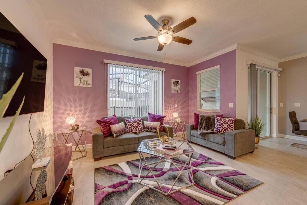 Hébergement de vacances Newly Listed Townhouse Storey Lake, Free Waterpark Kissimmee