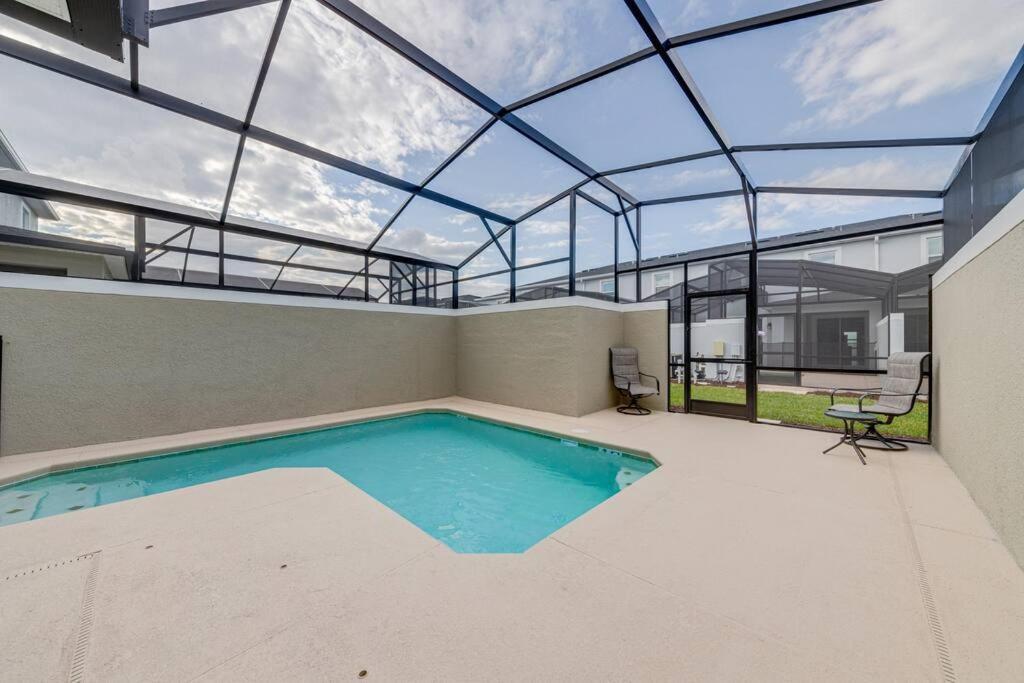 Newly Listed Townhouse Storey Lake, Free Waterpark Kissimmee