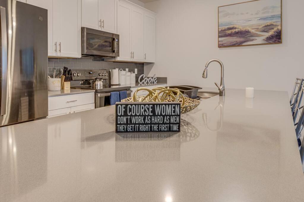 Newly Listed Townhouse Storey Lake, Free Waterpark Kissimmee