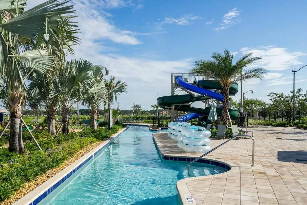 Hébergement de vacances Newly Listed Townhouse Storey Lake, Free Waterpark