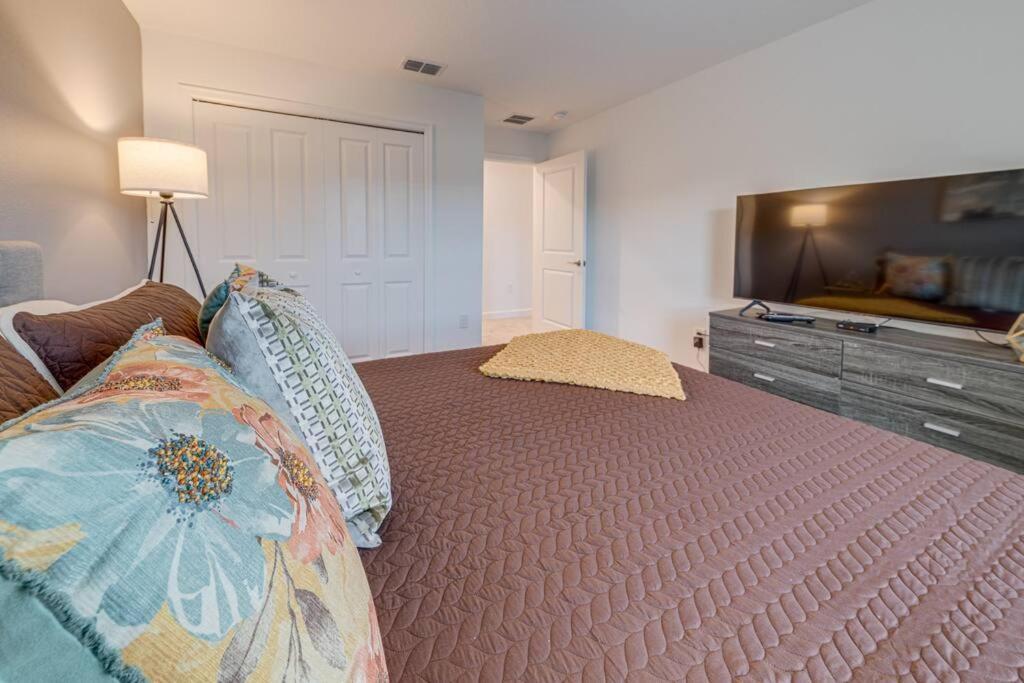 Hébergement de vacances Newly Listed Townhouse Storey Lake, Free Waterpark *