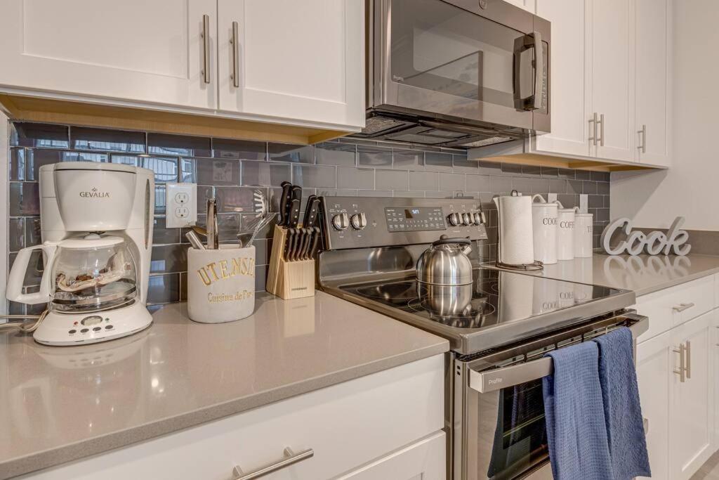 Newly Listed Townhouse Storey Lake, Free Waterpark Kissimmee