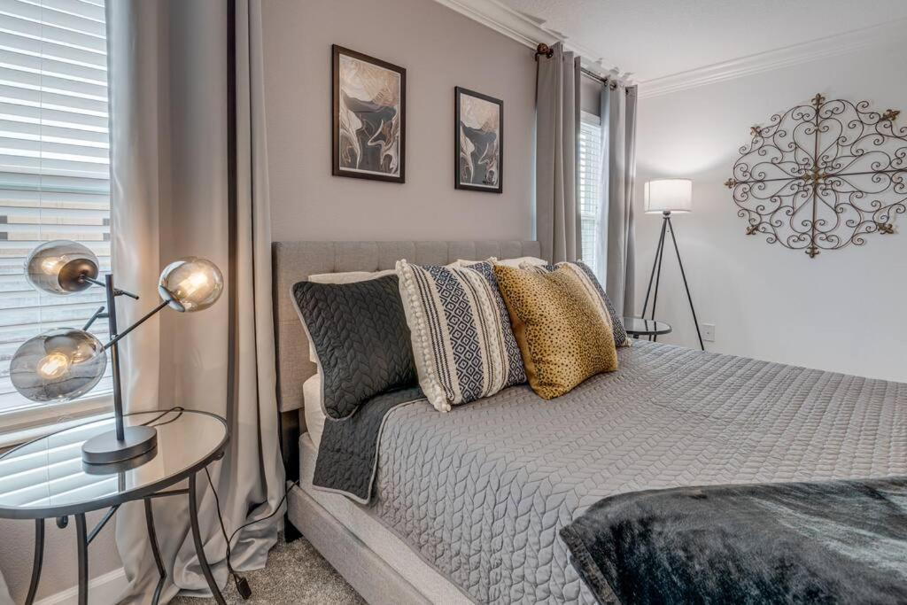 Hébergement de vacances Newly Listed Townhouse Storey Lake, Free Waterpark *