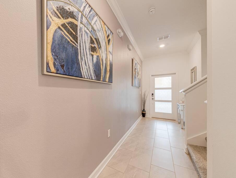 Newly Listed Townhouse Storey Lake, Free Waterpark Kissimmee